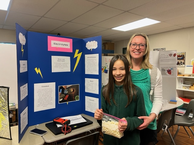 childen on science fair projects and experiments